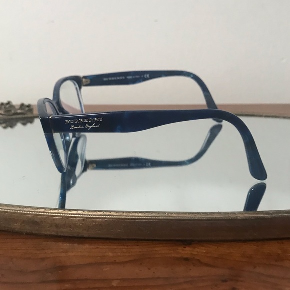 ✔️Authentic Burberry Eye Glasses 👓 - Picture 6 of 11
